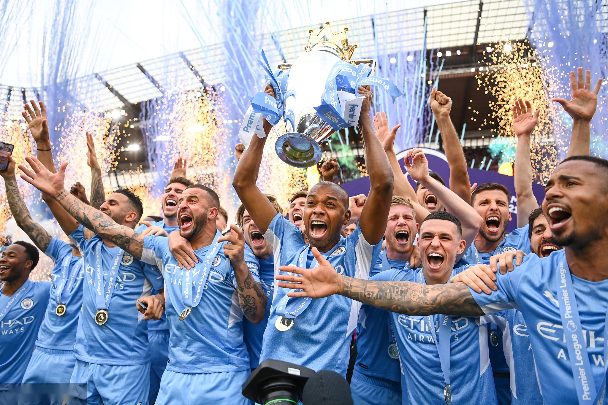 更加期待他 更加期待他